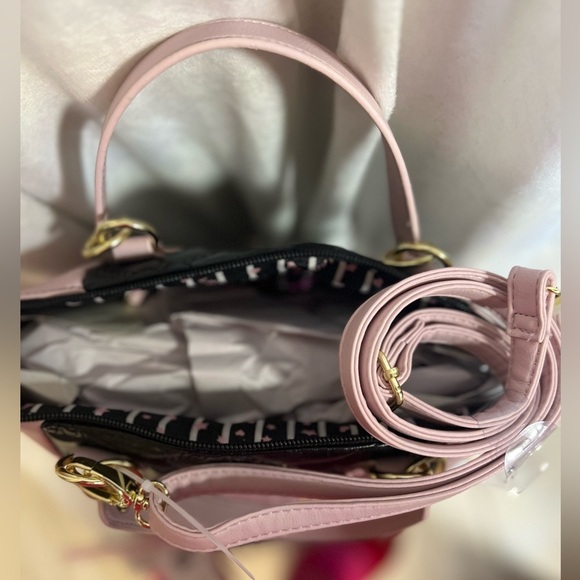 🩷🖤NWT-BETSEY JOHNSON & LUV BETSEY; PURSE AND WALLET! SUPER CUTE SET!!🩷🖤 - Picture 10 of 17